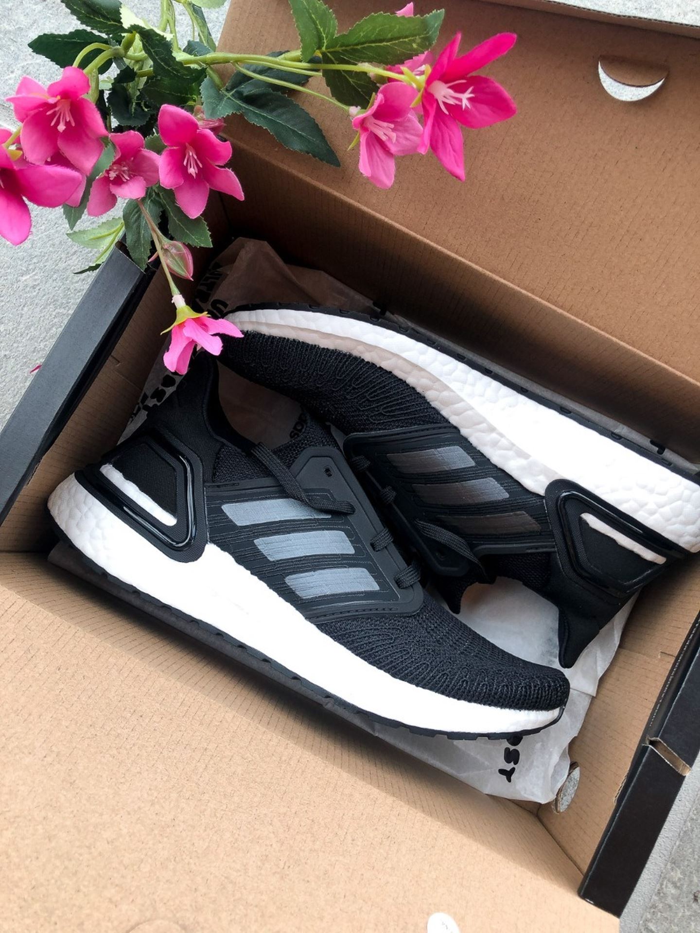 Ultraboost 20 core black  2024 night metallic  cloud white