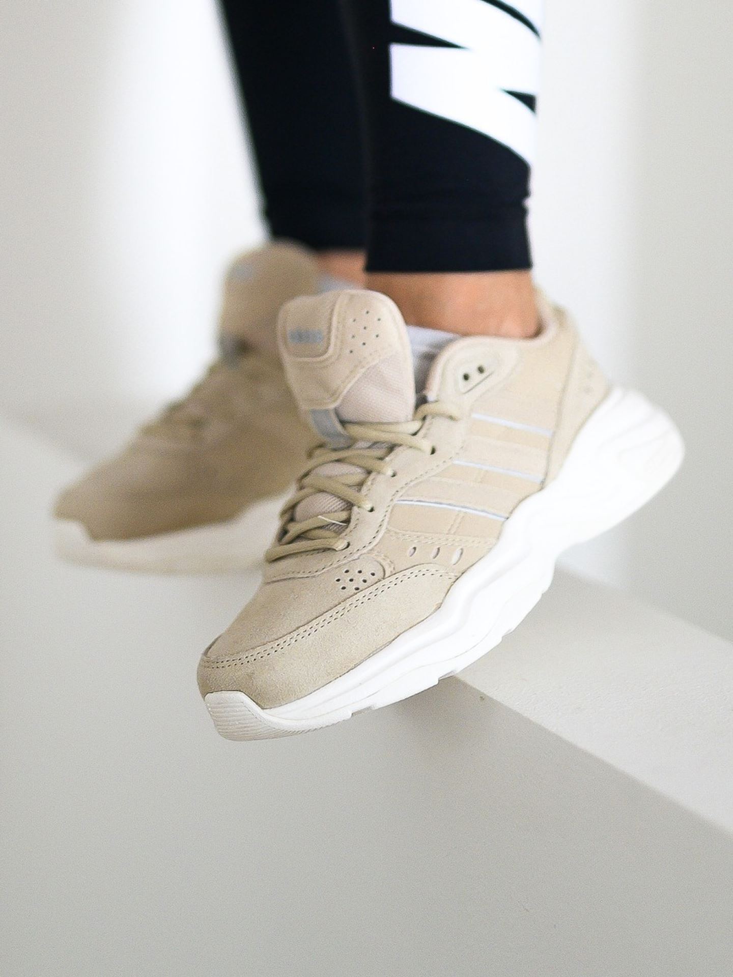 adidas strutter beige