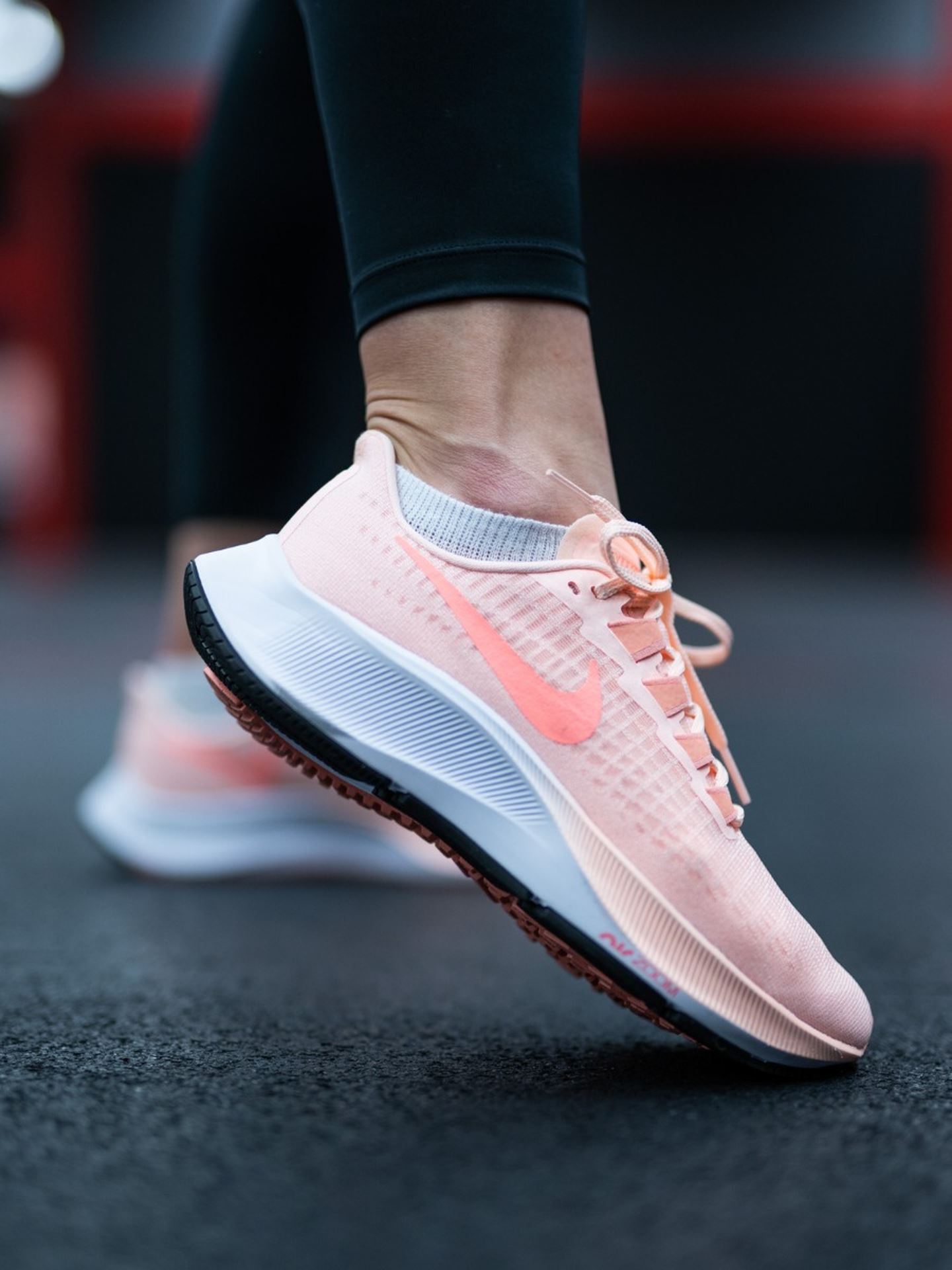 nike pegasus 37 white crimson