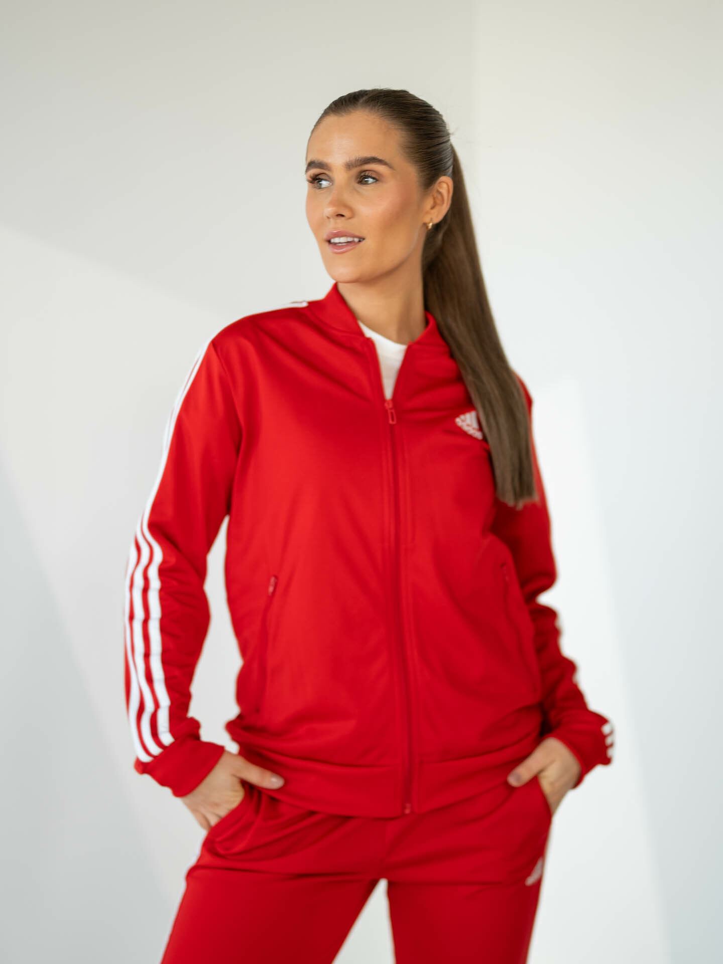 Adidas hot sale tracksuit rød