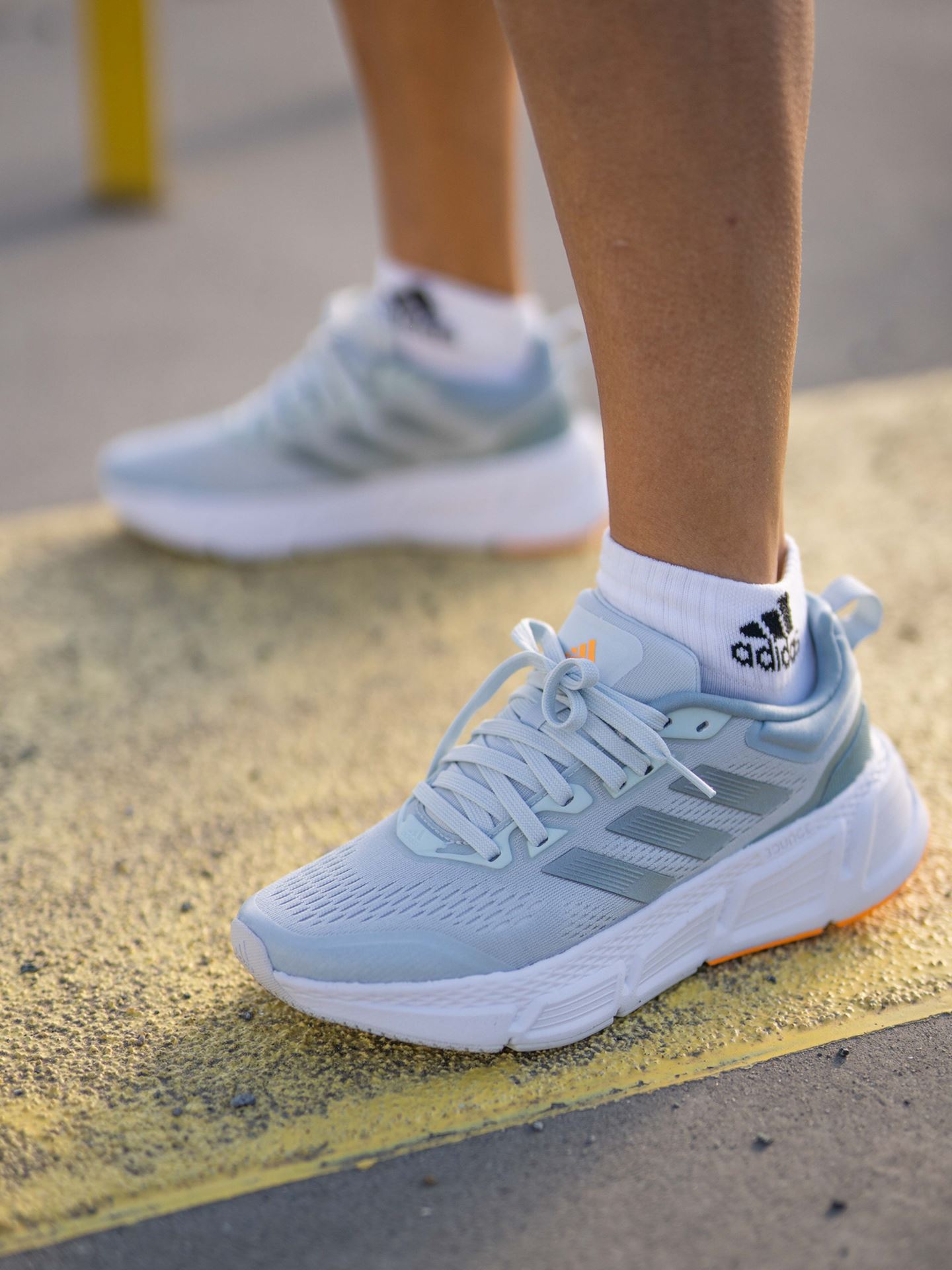 Adidas questar hotsell boost løpesko herre