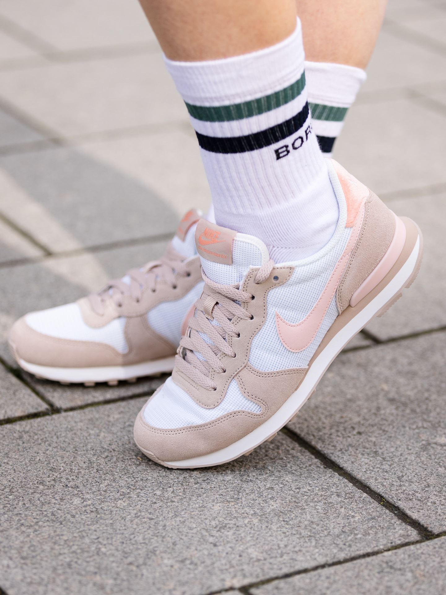 Nike internationalist dusty shop pink