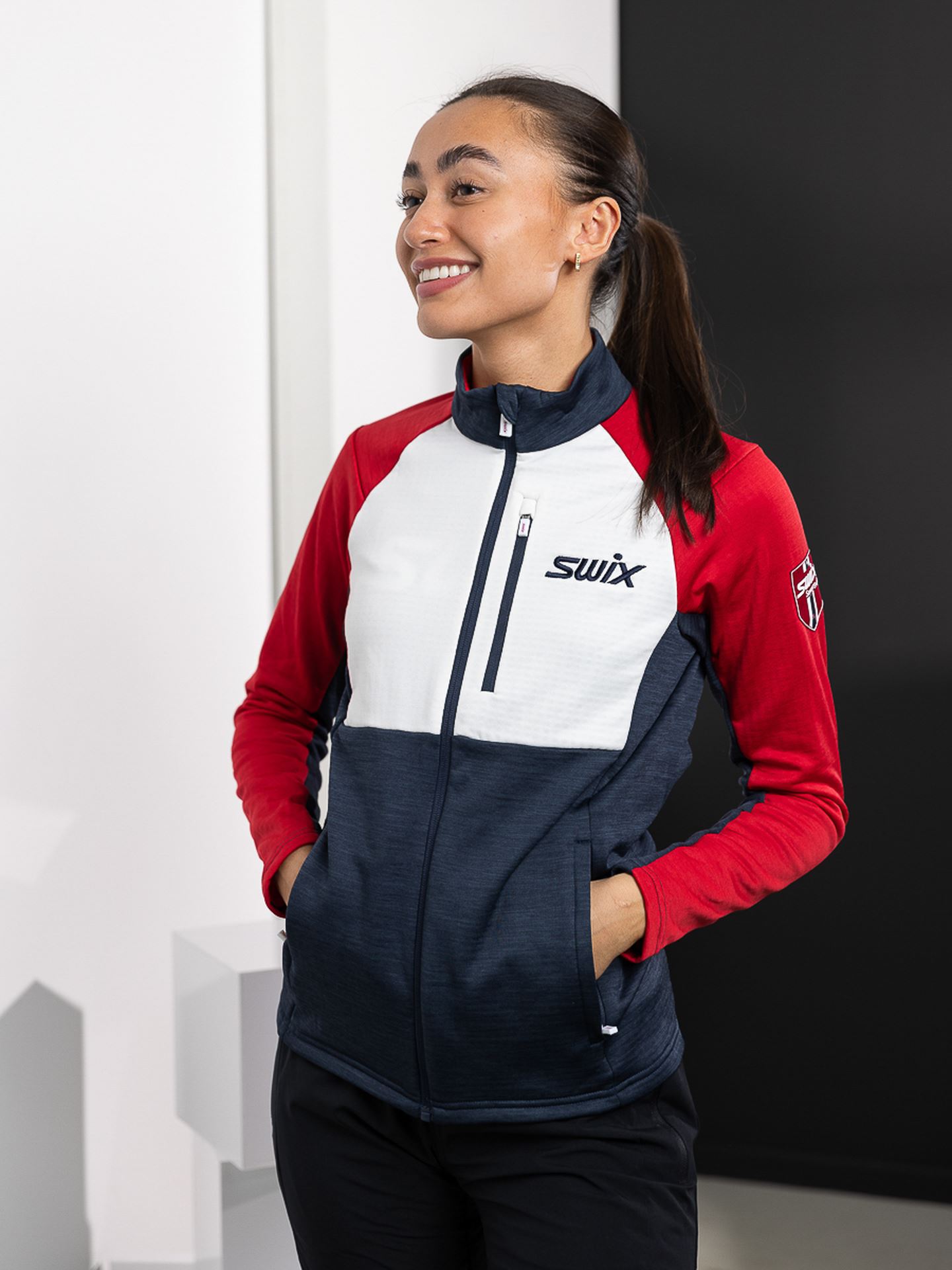 Swix Infinity Midlayer Jacket W - Blå | Getinspired.no