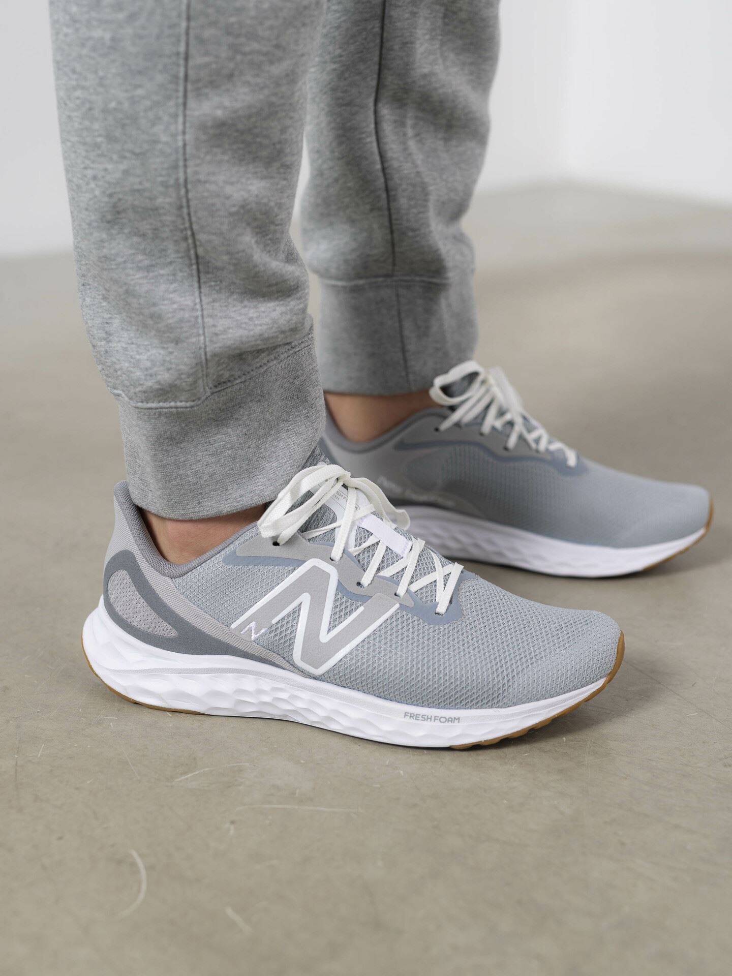 new balance arishi white lady 23