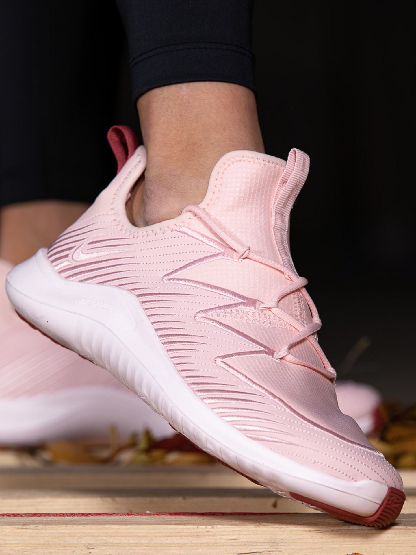 Nike free on sale tr ultra pink