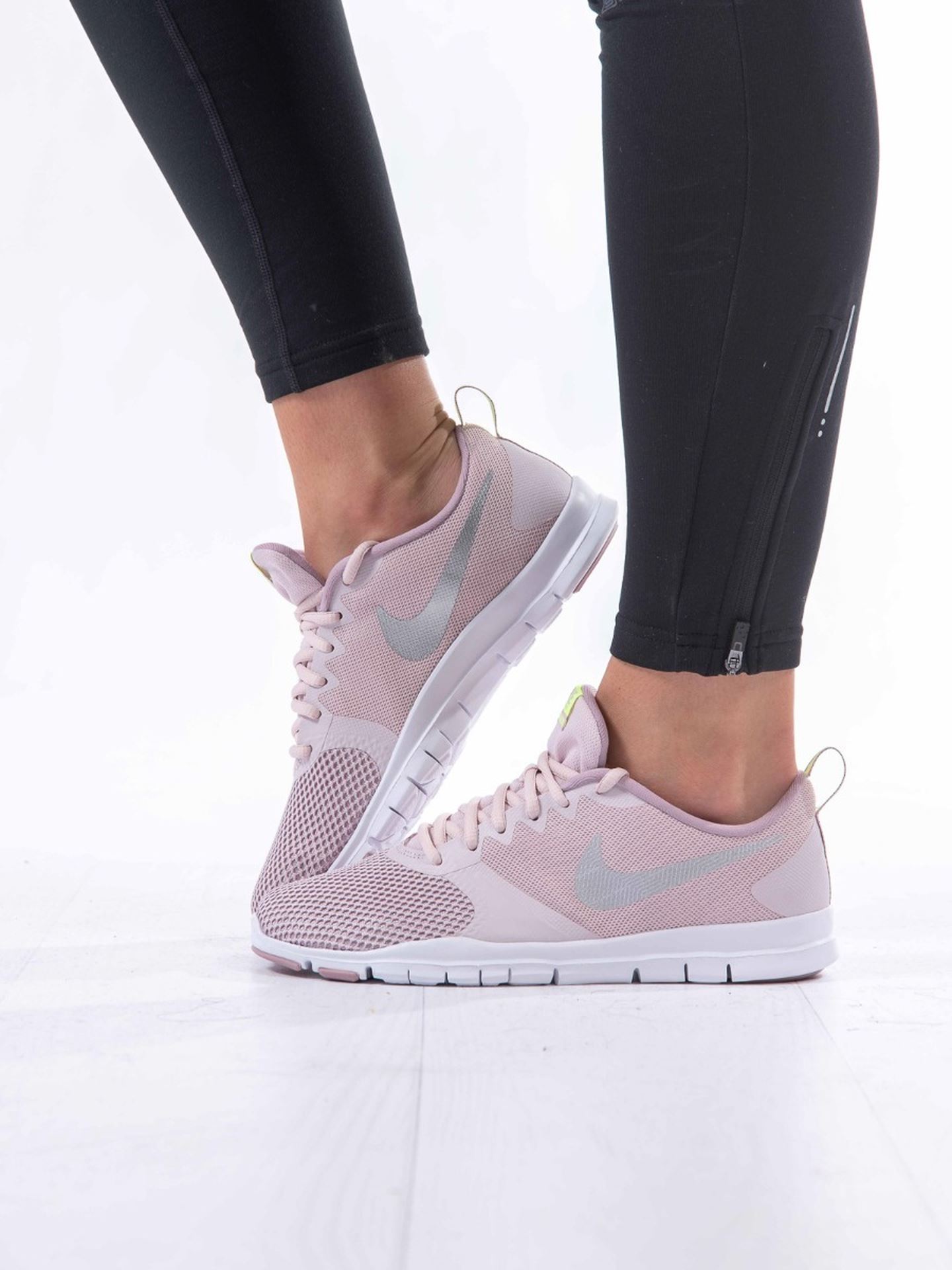 Nike flex essential tr rose hotsell